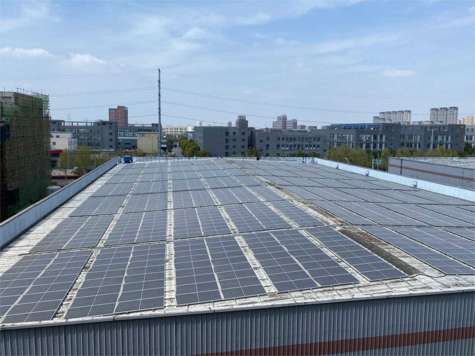 Sistema solare sul tetto su griglia da 2,2 MW (Henan, Cina)